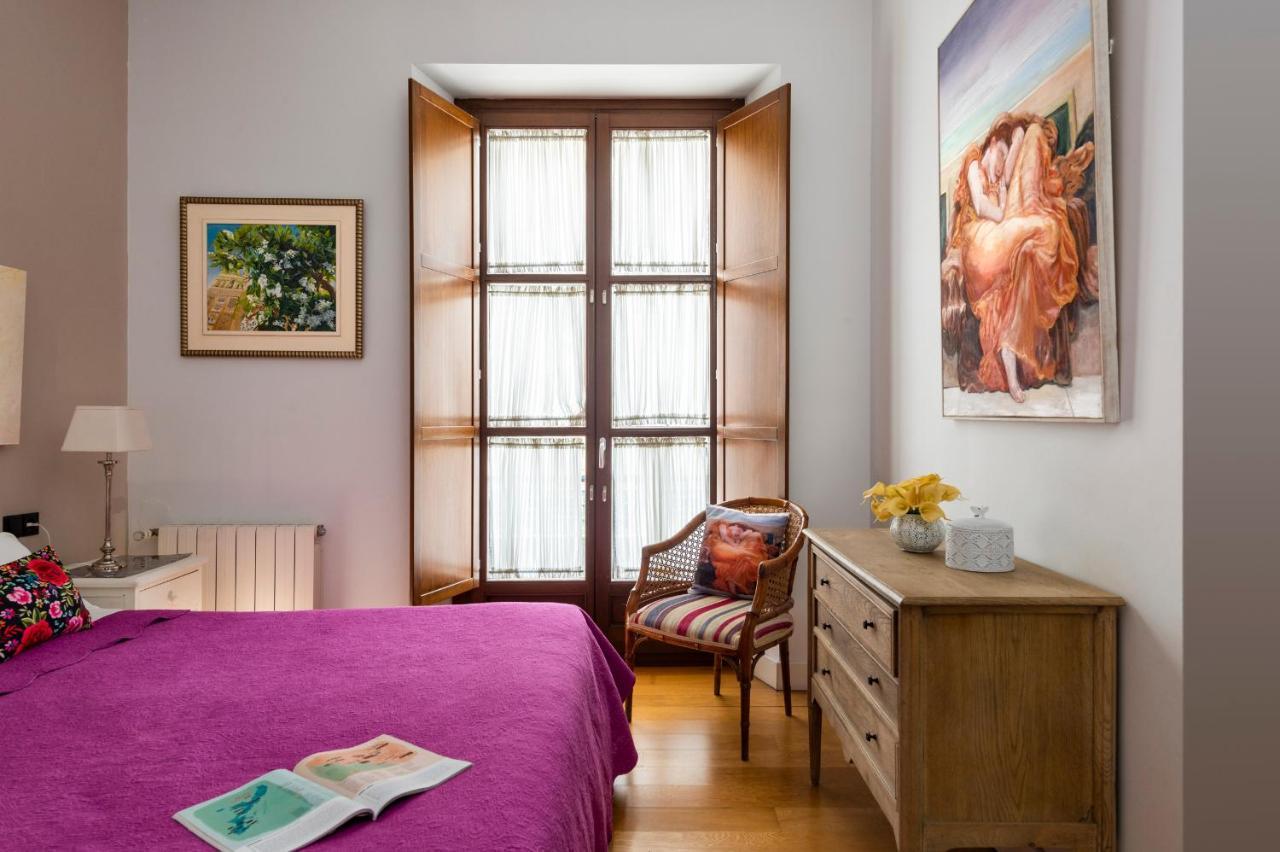 Cathedral Apartment, First Floor * Séville