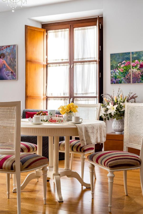 Cathedral Apartment, First Floor Apartment Seville