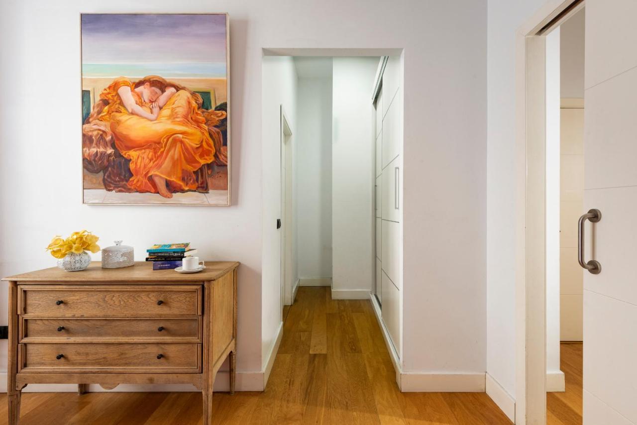 Cathedral Apartment, First Floor