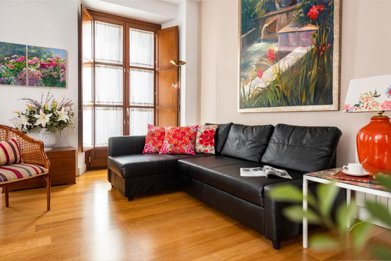 Cathedral Apartment, First Floor * Séville